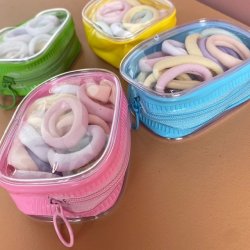 Pung med brne elastikker