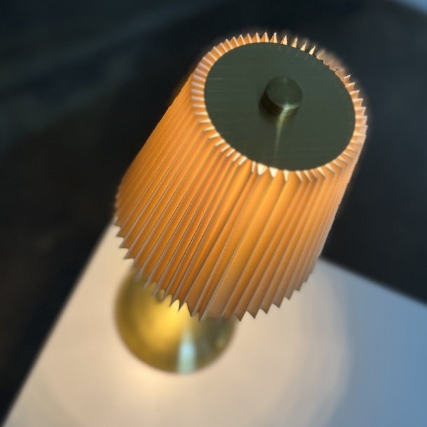 Bord lampe gylden H 30 cm