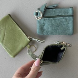 Lille pung med nglering skind