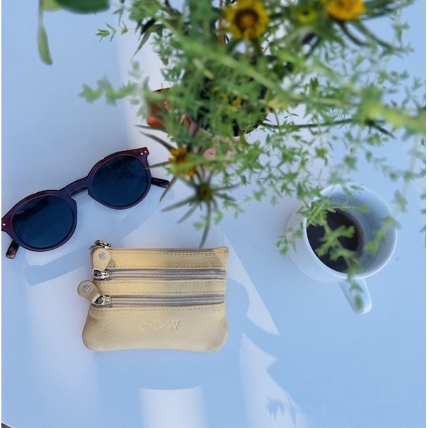 Classic Cow pung med 4 rum - skind lysegul