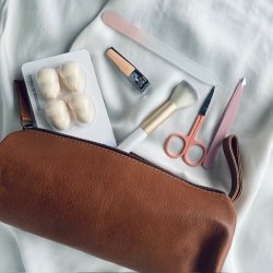 Penalhus/kosmetik pung cow skind raw cognac