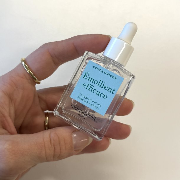 Emollient efficase til negleb�ndene 