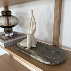 Ovalt sk�refad marmor 30 x 15 cm