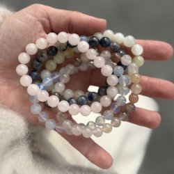 Armbnd med mineral perler