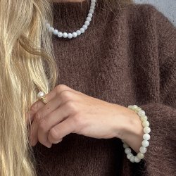 Armbnd med mineral perler