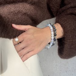 Armbnd med mineral perler