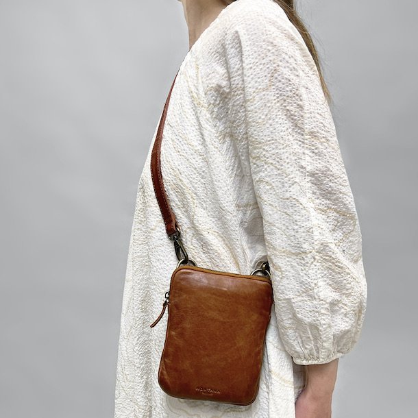 Ennis crossbody skind