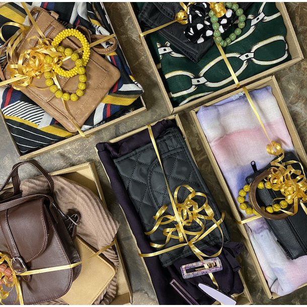 Gave til mdrehjlp - overleveres af COW til Mdrehjlpen Viborg.