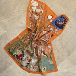 Kvadratisk Trklde orange satin