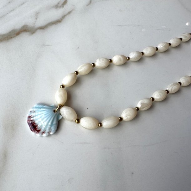 Halsk�de med musling