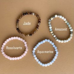 Armbnd med mineral perler