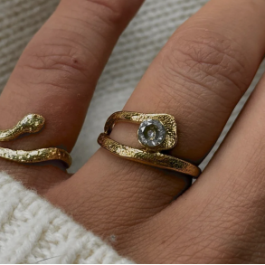 Fingerring spira forgyldt st�l - vandfaste