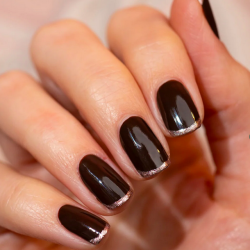 Neglelak CLOVE - Manucurist