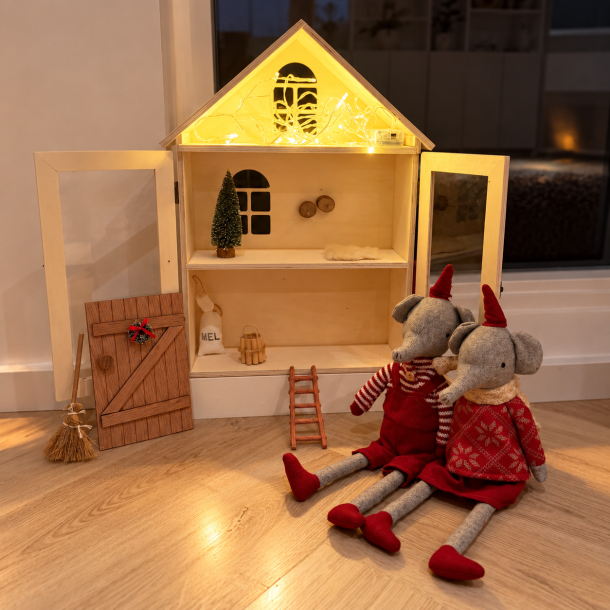 Nissehus med nisse d�r - pakke med flere elementer