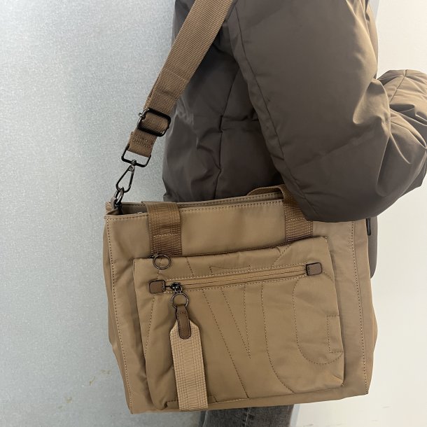 Crossbody mellemstor Nylon