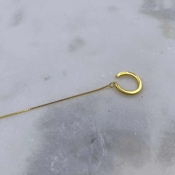 retrd m. earcuff string forgyldt