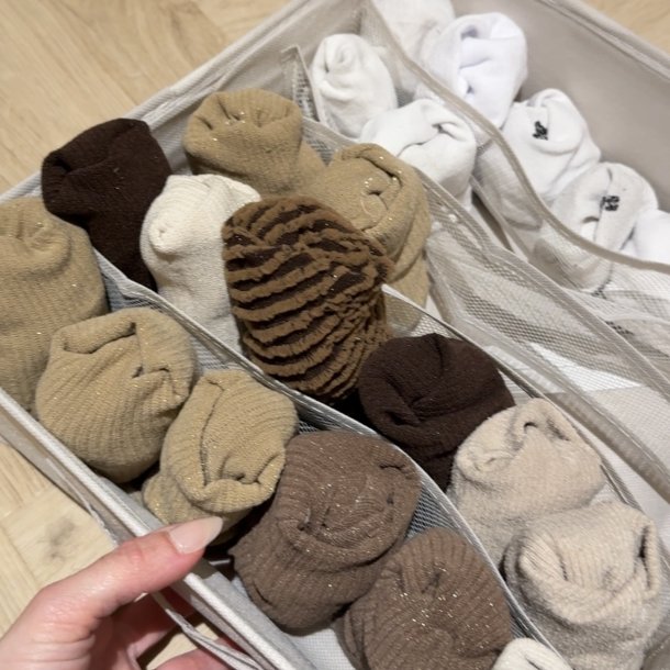 Opbevaring�sker med rum (2 varianter) 