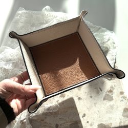 Opbevaringsbakke i skind 