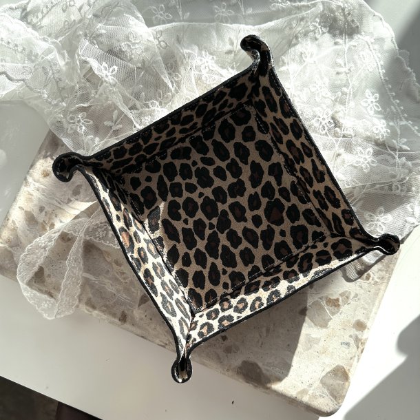 Opbevaringsbakke i skind 