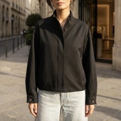 Kort Emma jakke med elegant snit 