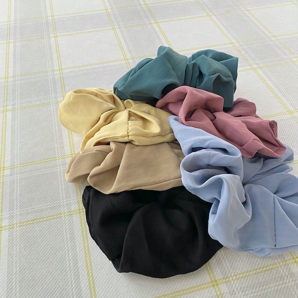 Oversize scrunchie