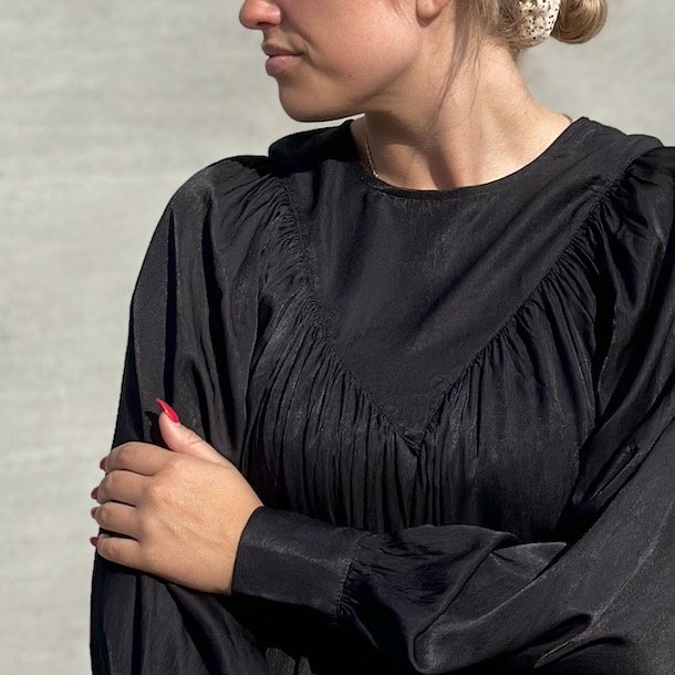 Rose bluse sort S-XXL