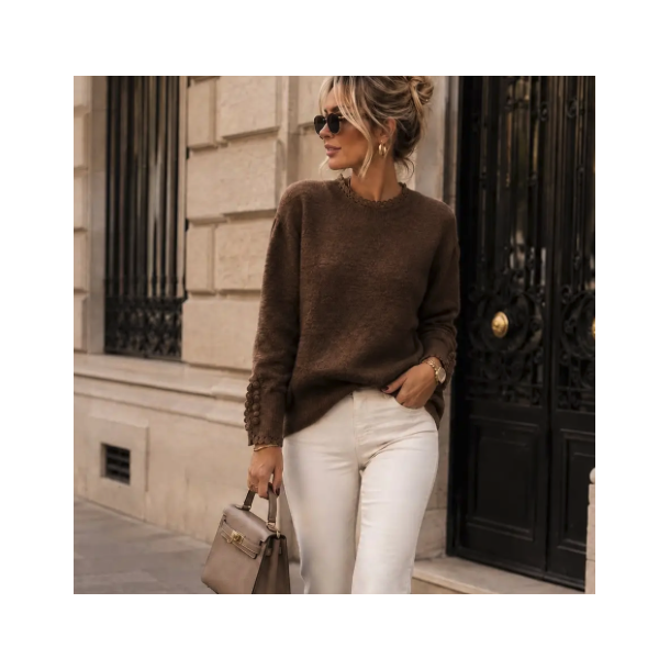Strik med blonde og knapper - uld miks