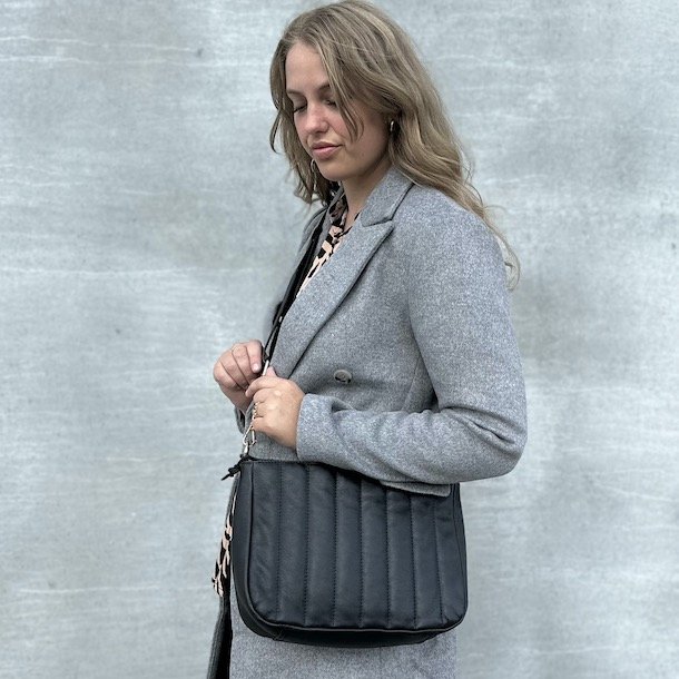Liva Crossbody skind