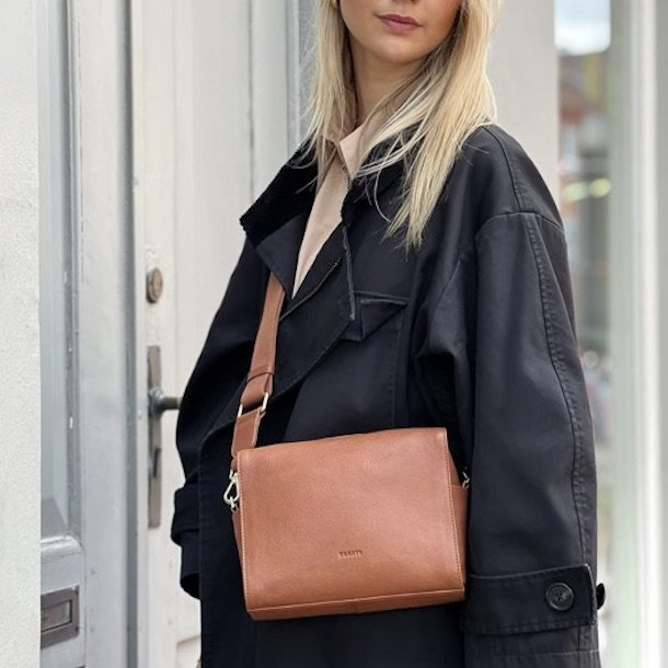 Valerie Crossbody skind