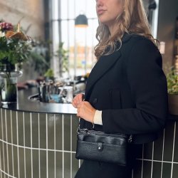 Clutch med crossbody rem