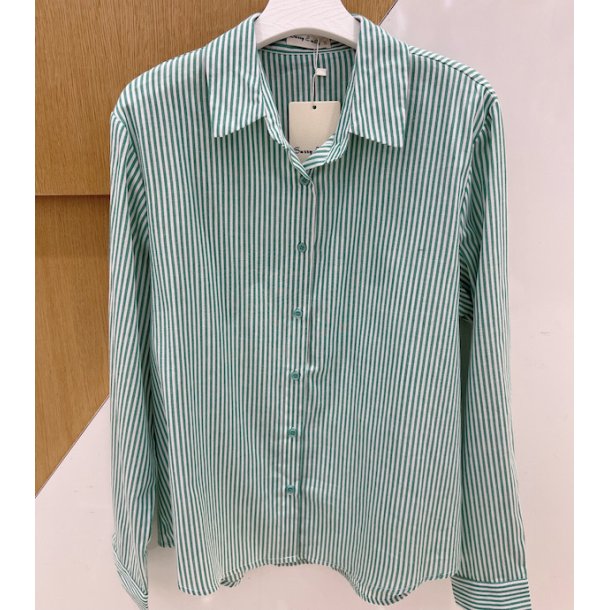 Skjorte DENISE med grnne striber str. S-XL