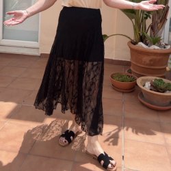 Nederdel med blonde str. S-L