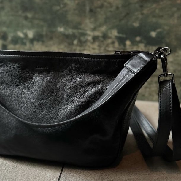Leslie Crossbody skind