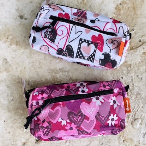 Penalhus / toilettaske pige