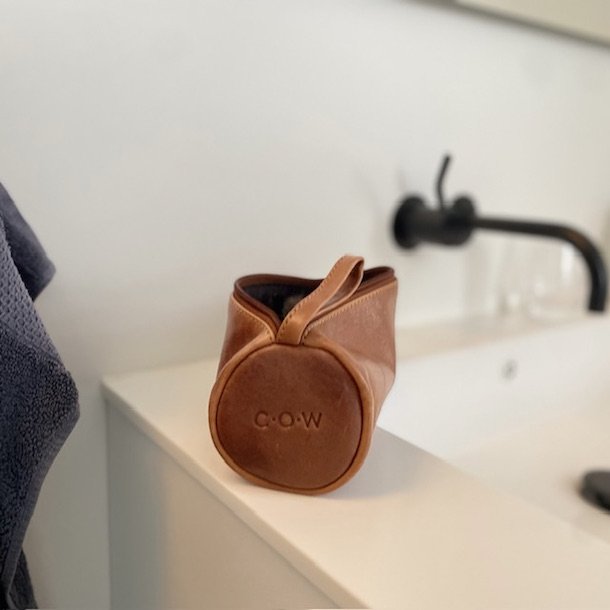 Penalhus/kosmetik pung cow skind raw cognac