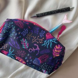 Brne penalhus / toilettaske