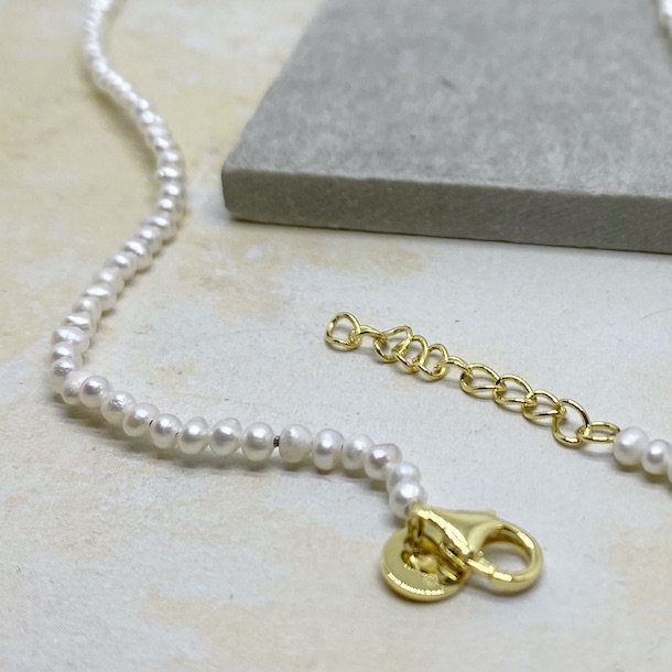 Kristel perlekde forgyldt