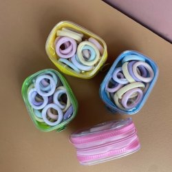 Pung med brne elastikker