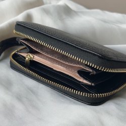 Lille pung med lyn og hndledsrem