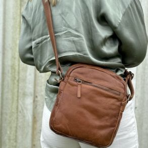 Richmond Square crossbody