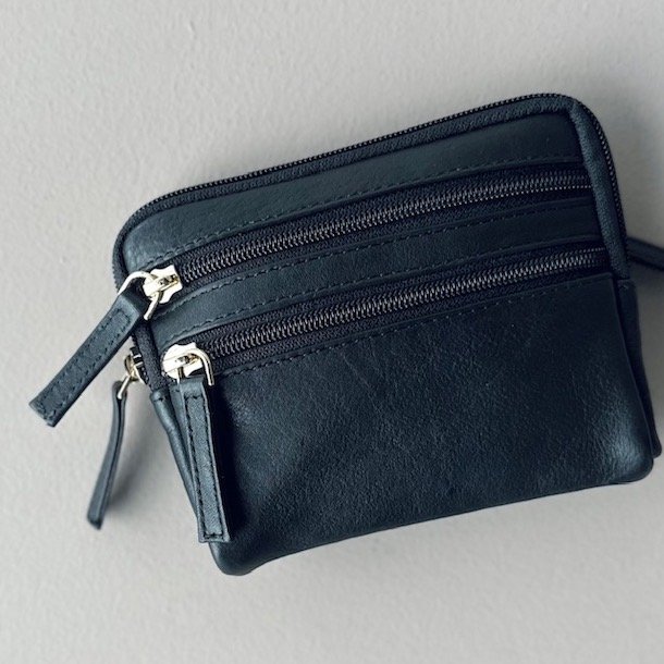 Stor pung til pas cow sort Skind