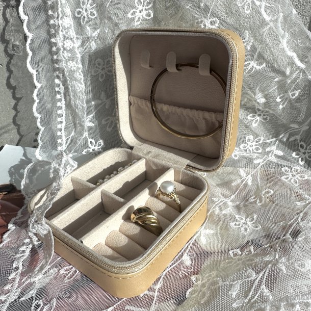 Smykkeskrin Liva Guld 