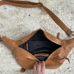 Large bltetaske COW - skind classic cognac