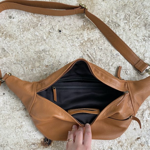 Large bltetaske COW - skind classic cognac