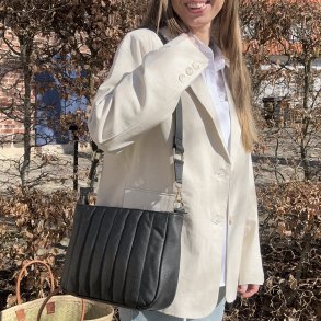 Liva Crossbody skind