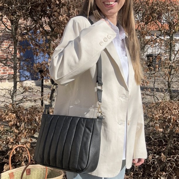 Liva Crossbody skind