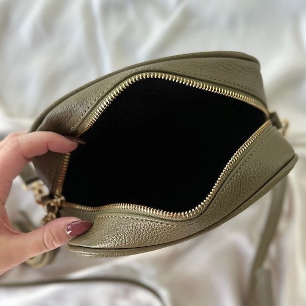 Crossbody med kvast skind