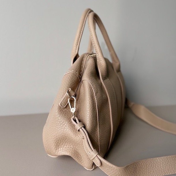 Hndtaske m. skulderrem 