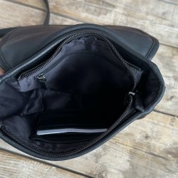 Enya Crossbody Sort skind