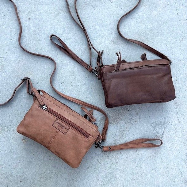 Clutch crossbody skind